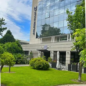 Golden Tulip Aix Les Bains - & ホテル